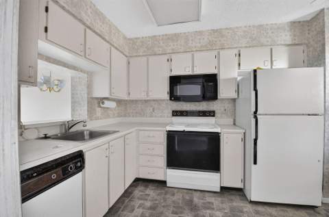 7260 Kinghurst Drive #404, Delray Beach FL - photo 14 of 86