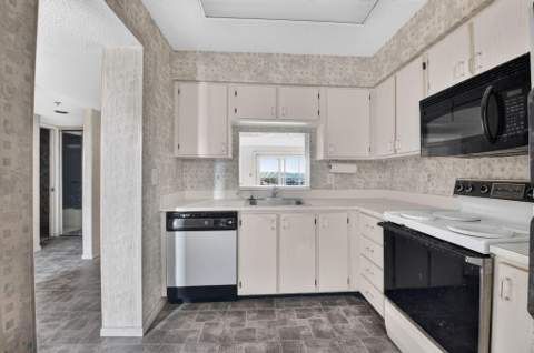 7260 Kinghurst Drive #404, Delray Beach FL - photo 15 of 86