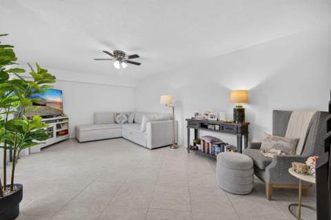 2002 20th Way, West Palm Beach FL - photo 10 of 70