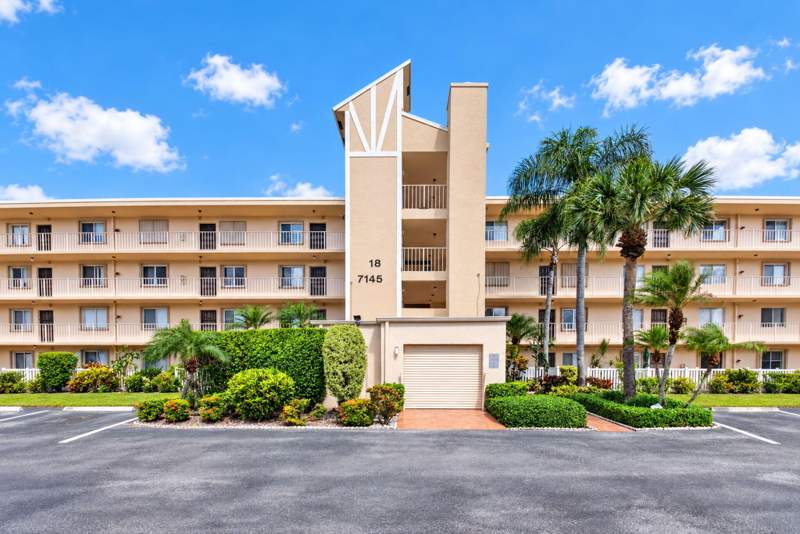 2 bedroom Condominium at 7145 Huntington Lane #408, Huntington Lakes Sec Two Condos, Delray Beach — photo 3