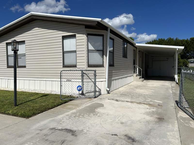 2 bedroom Manufactured Home at 21541 NW 7th Street, Heritage City Sec 2, Pembroke Pines — photo 2