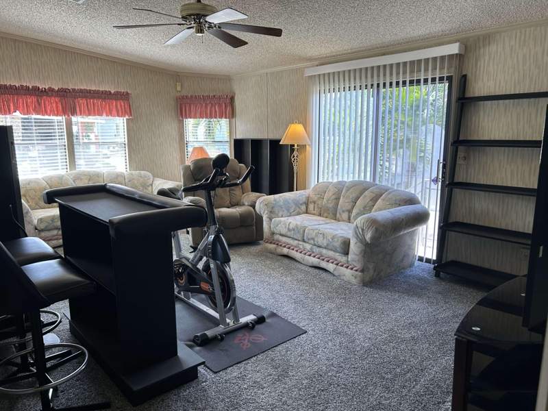 2 bedroom Manufactured Home at 21541 NW 7th Street, Heritage City Sec 2, Pembroke Pines — photo 5