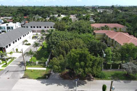 4696 SW 32nd Avenue, Dania Beach FL - photo 7 of 16