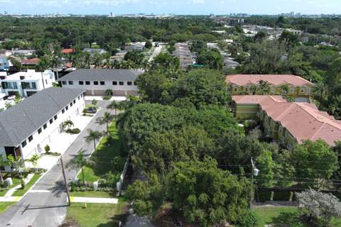4696 SW 32nd Avenue, Dania Beach FL - photo 8 of 16