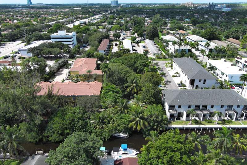 1 bedroom Single Family Residence at 4696 SW 32nd Avenue, Canal Groves, Dania Beach — photo 4