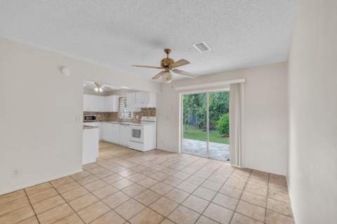 19323 Liberty Road, Boca Raton FL - photo 7 of 48
