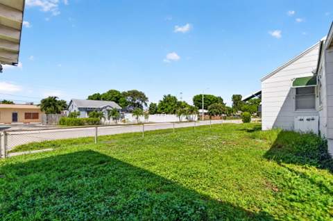 529 23rd Avenue, Lake Worth Beach FL - photo 9 of 22