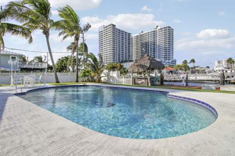 110 Shore Drive, Riviera Beach FL - photo 24 of 78