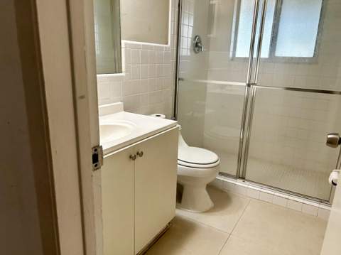 5151 NE 18th Terrace, Fort Lauderdale FL - photo 8 of 37