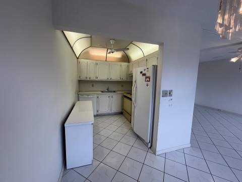 4006 Farnham #4006, Deerfield Beach FL - photo 6 of 32