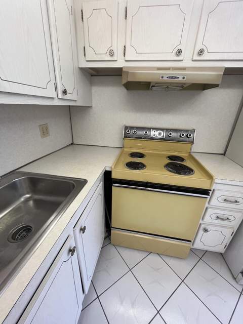 4006 Farnham #4006, Deerfield Beach FL - photo 8 of 32