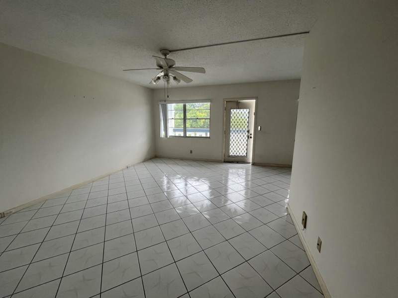 2 bedroom Condominium at 4006 Farnham #4006, Farnham N Condo, Deerfield Beach — photo 2