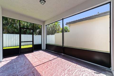 7461 Moonrise Drive, Lake Worth FL - photo 21 of 31
