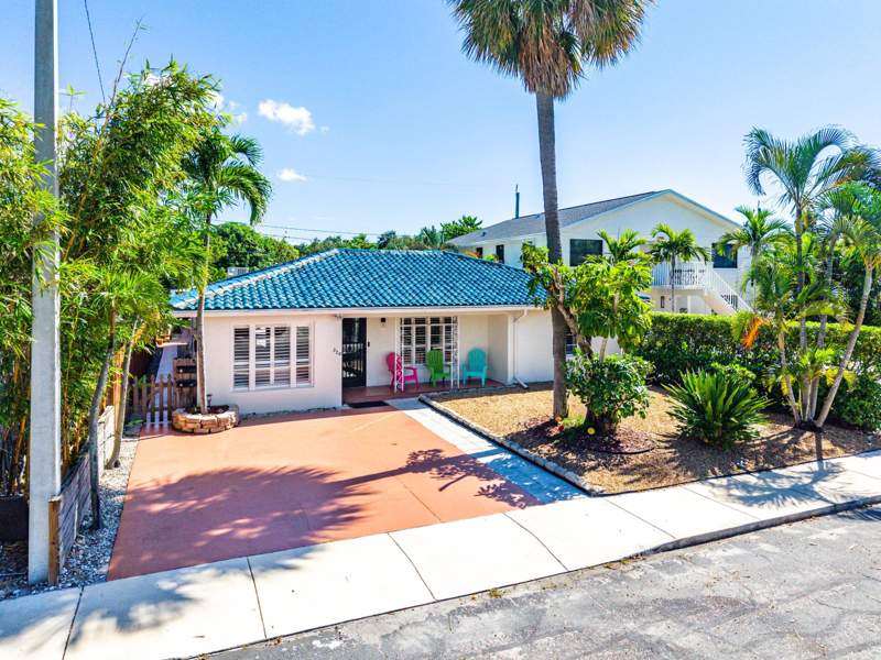 5 bedroom Single Family Residence at 320 S Ocean Breeze, Lake Worth Town Of, Lake Worth Beach — photo 3