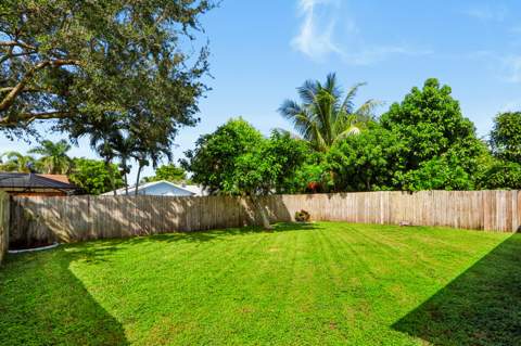 1024 Park Hill Drive, Haverhill FL - photo 17 of 24