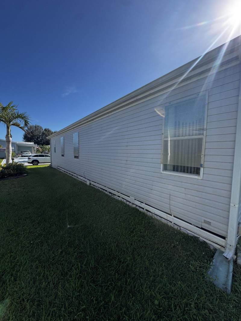 2 bedroom Manufactured Home at 6515 Dulce Real Avenue, Spanish Lakes Fairways, Fort Pierce — photo 5