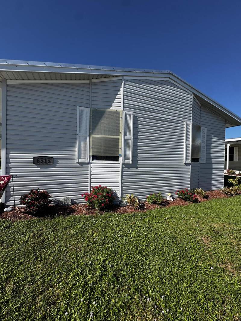 2 bedroom Manufactured Home at 6515 Dulce Real Avenue, Spanish Lakes Fairways, Fort Pierce — photo 2