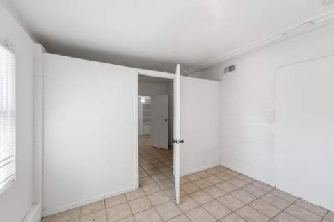 1064 Highview Road, Lake Worth FL - photo 19 of 36