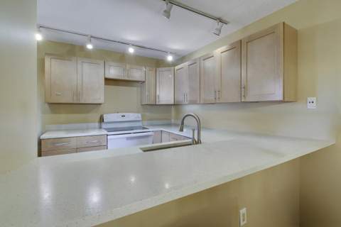 231 Charter Way, West Palm Beach FL - photo 9 of 17