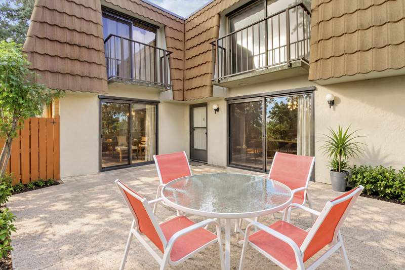 2 bedroom Townhouse at 231 Charter Way, Village Of Sandalwood Lakes North, West Palm Beach — photo 2