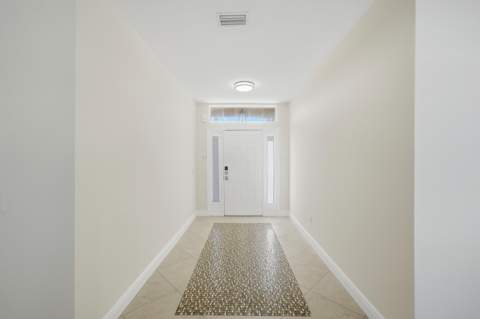 525 SW Halden Avenue, Port St. Lucie FL - photo 6 of 55