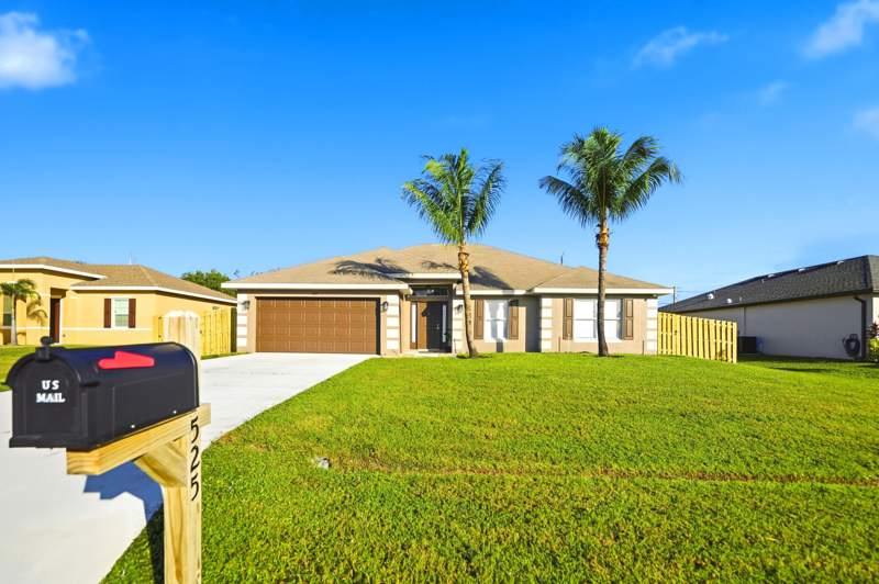 4 bedroom Single Family Residence at 525 SW Halden Avenue, Port St Lucie Section 22, Port St. Lucie — photo 2
