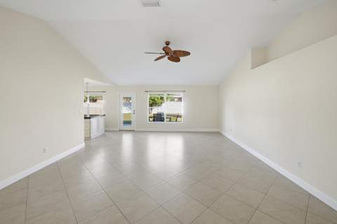 525 SW Halden Avenue, Port St. Lucie FL - photo 9 of 55