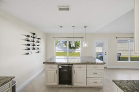 525 SW Halden Avenue, Port St. Lucie FL - photo 10 of 55