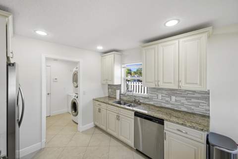 525 SW Halden Avenue, Port St. Lucie FL - photo 12 of 55