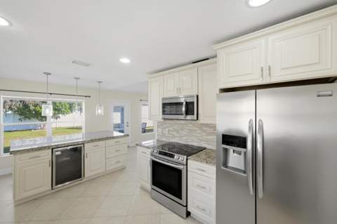 525 SW Halden Avenue, Port St. Lucie FL - photo 15 of 55