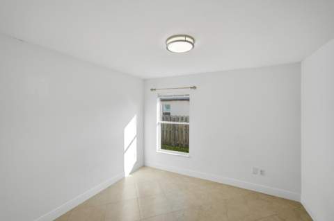 525 SW Halden Avenue, Port St. Lucie FL - photo 21 of 55
