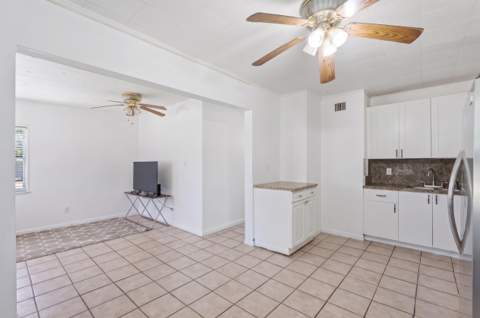 1064 Highview Road, Lake Worth FL - photo 9 of 36