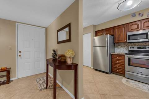 7340 Amberly Lane #210, Delray Beach FL - photo 8 of 67