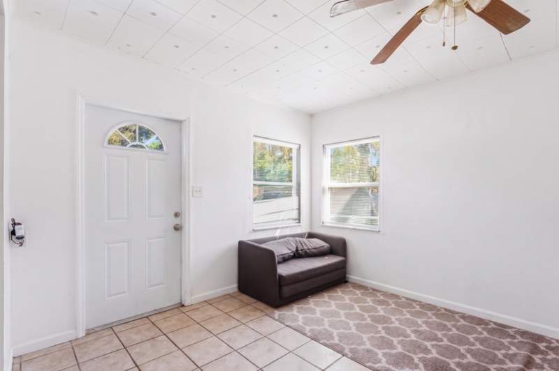 3 bedroom Single Family Residence at 1064 Highview Road, Ridge Grove Add 1, Lake Worth — photo 3