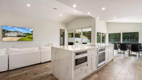21464 Bridgeview Drive, Boca Raton FL - photo 9 of 52