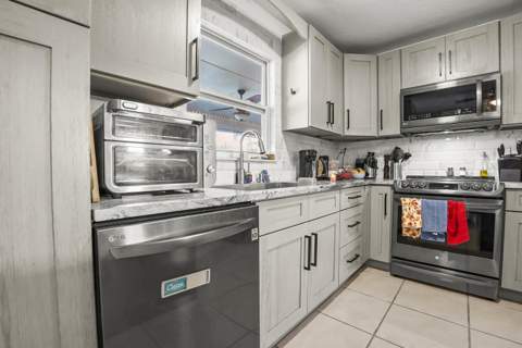219 SW Holden Terrace, Port St. Lucie FL - photo 9 of 45