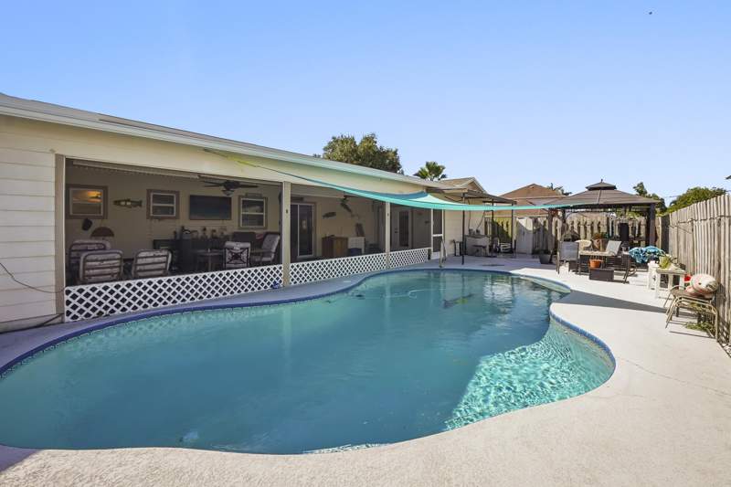 4 bedroom Single Family Residence at 219 SW Holden Terrace, Port Saint Lucie, Port St. Lucie — photo 4