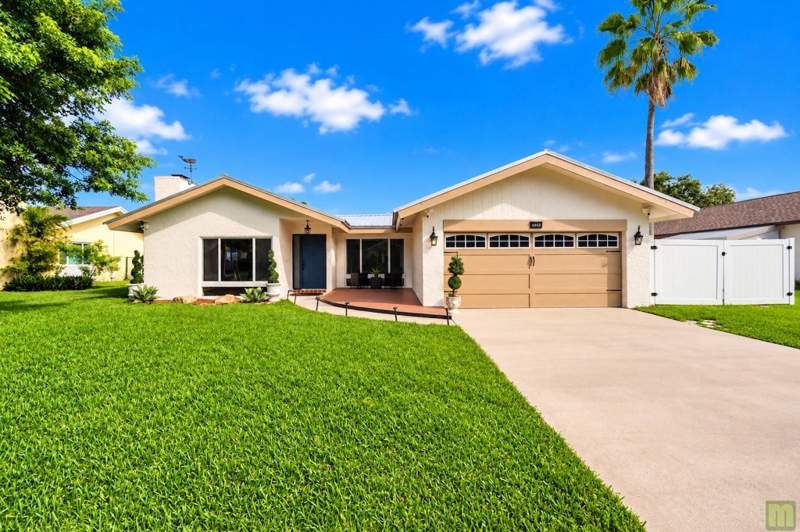 4 bedroom Single Family Residence at 4959 NW 6th Street, Lakewood East Sec 1, Coconut Creek — photo 4
