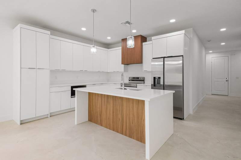4 bedroom Single Family Residence at 4606 Hibiscus Avenue, Military Park Third Nichols Add, West Palm Beach — photo 4