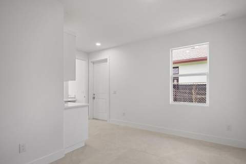 4606 Hibiscus Avenue, West Palm Beach FL - photo 23 of 29