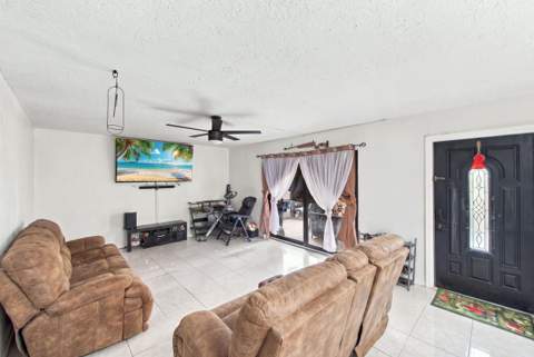 2483 Waterside Drive, Lake Worth FL - photo 13 of 30