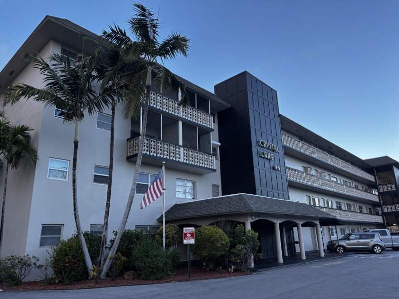 2 bedroom Condominium at 941 Crystal Lake Drive #105, Crystal Lake 941 Condo, Deerfield Beach — photo 3