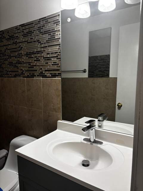 941 Crystal Lake Drive #105, Deerfield Beach FL - photo 10 of 16