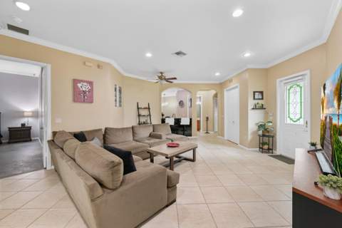 6435 Bella Circle #201, Boynton Beach FL - photo 9 of 27