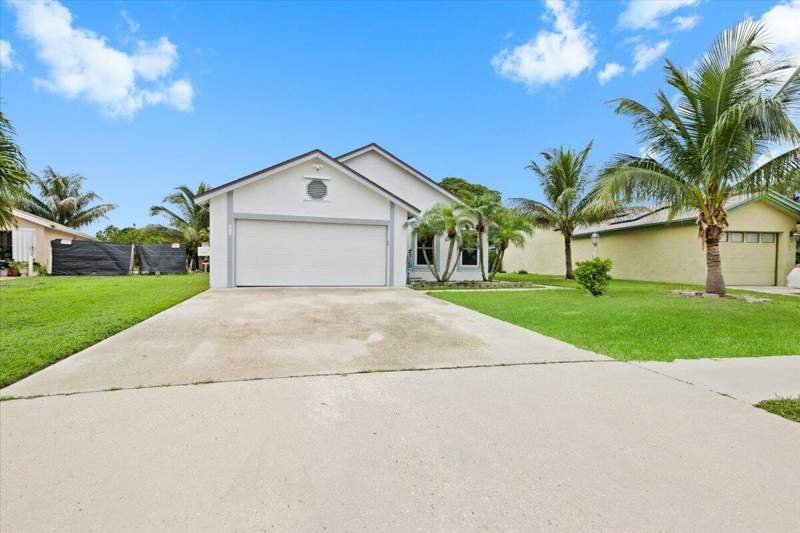 3 bedroom Single Family Residence at 4485 Brook Drive, Lakeside Green 2, West Palm Beach — photo 5