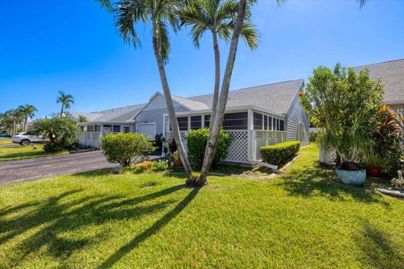 2 bedroom Villa at 2610 SE Tropical E Circle, Tropical East, Port St. Lucie — photo 2