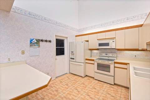 2610 SE Tropical E Circle, Port St. Lucie FL - photo 14 of 44