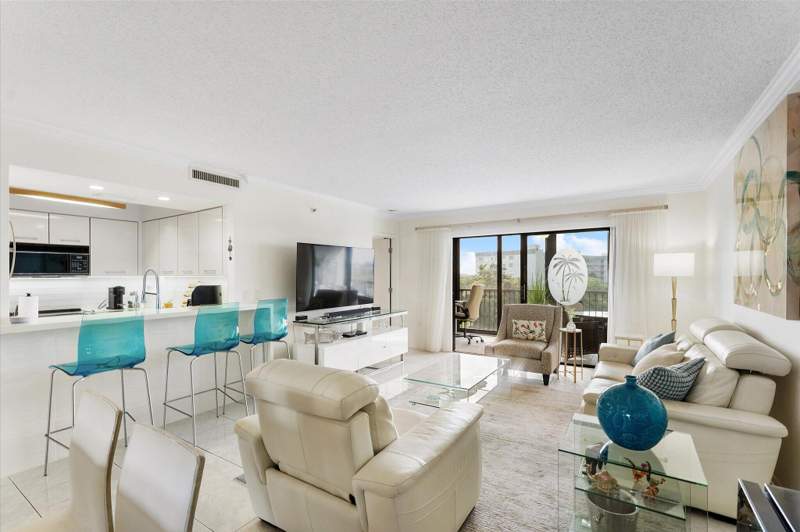 2 bedroom Condominium at 2240 N Cypress Bend Drive #704, Cypress Bend Condominium Vii, Pompano Beach — photo 5
