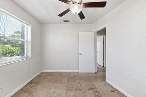 1537 NE 31st Street, Pompano Beach FL - photo 9 of 27