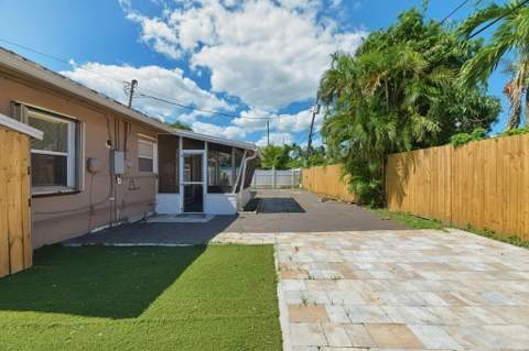 1537 NE 31st Street, Pompano Beach FL - photo 23 of 27